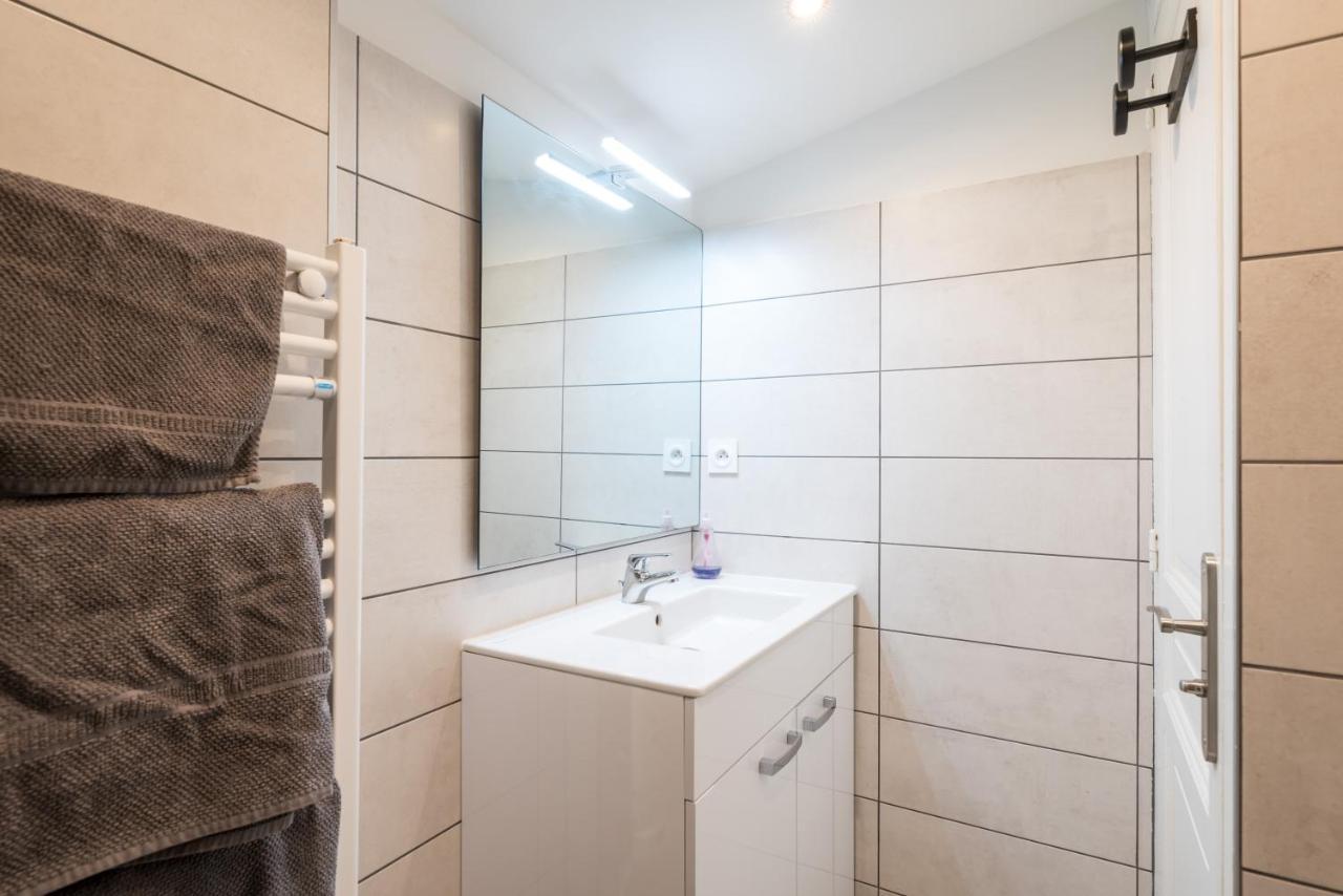 Appartement Netflix Centre De Vienne Pres De Lyon Bagian luar foto